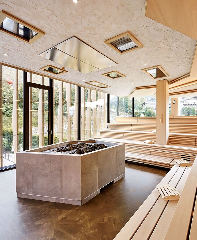 Eventsauna mit Aussicht in den grünen Garten