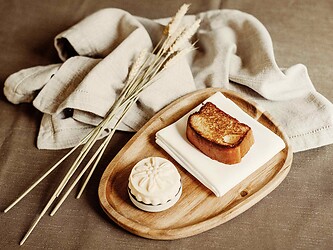 Pane fatto in casa con burro montato a crema