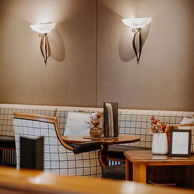 Area bar con comodi posti a sedere all’Hotel Jagdhof