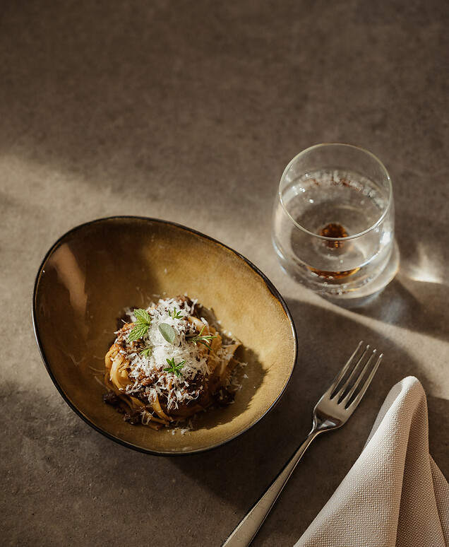 Piatto di pasta gourmet al ristorante