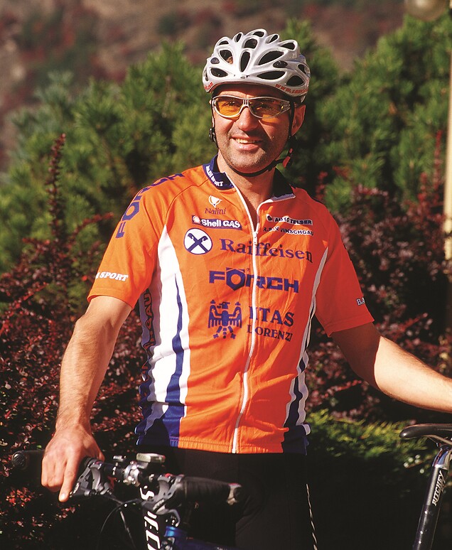 Guest with a mountain bike in nature