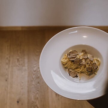 Wine & Delight: The Gourmet Autumn in Naturno