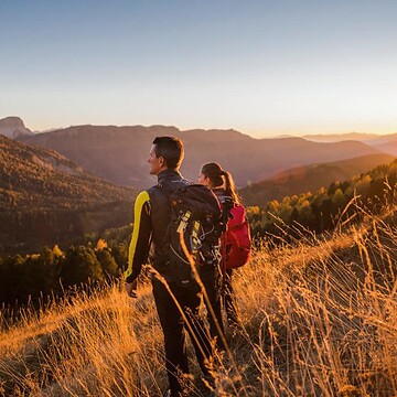 Hiking experience: autumn with its traditions